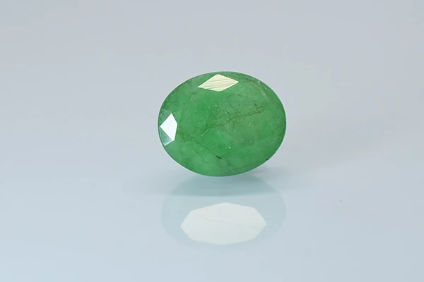 Emerald Stone (Panna Stone) Brazil - 8.22 Ratti