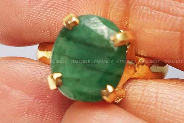 Emerald stone ring