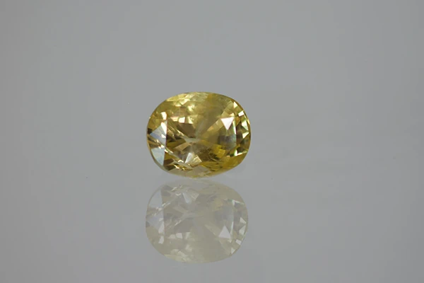Yellow Sapphire Stone (Pukhraj Stone) Sri Lanka - 4.00 Ratti